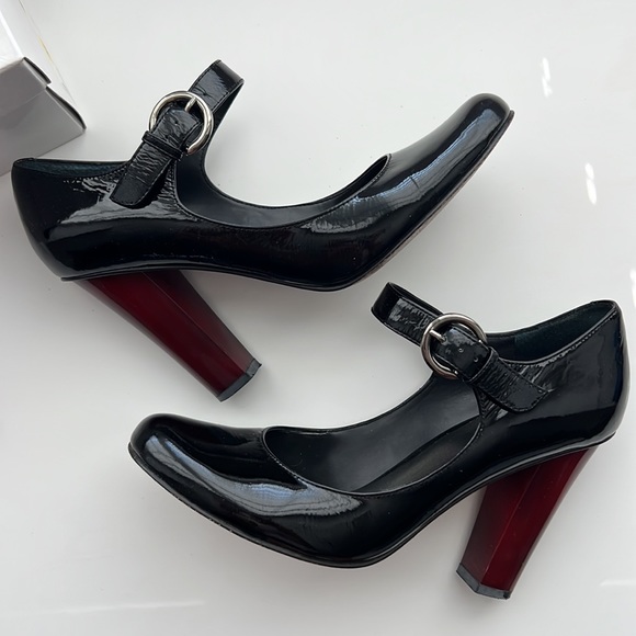 Nine West MJ Heels - Picture 3 of 10